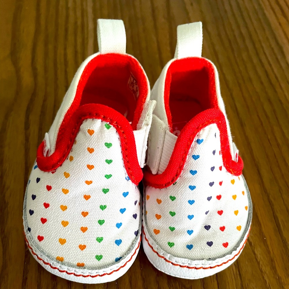 Never worn adorable rainbow heart infant vans